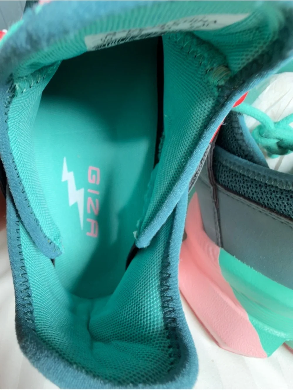 Men's Teal & Pink Lightweight Sneakers